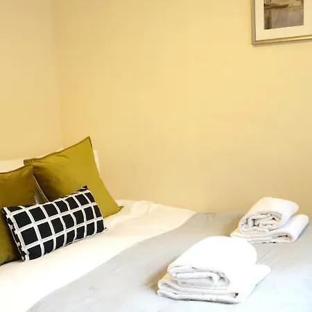 民宿 Heathrow Ensuite Rooms- Auto Check In *