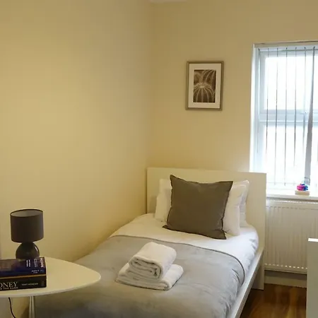 民宿 Heathrow Ensuite Rooms- Auto Check In 斯坦维尔