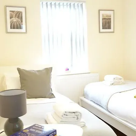 Heathrow Ensuite Rooms- Auto Check In Privatunterkunft