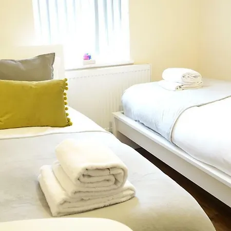 Privatunterkunft Heathrow Ensuite Rooms- Auto Check In Stanwell