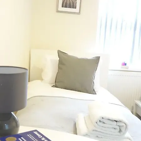 Privatunterkunft Heathrow Ensuite Rooms- Auto Check In Stanwell