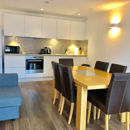 Stylish Apartments In Victoria & Westminster Apartment *