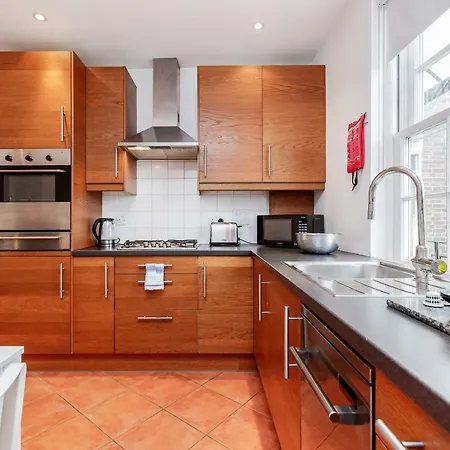 New 2 Bed In Covent Garden Apartment