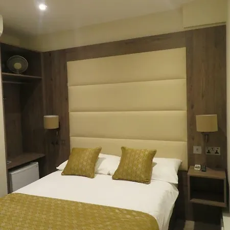 Glendale Hyde Park Hotel