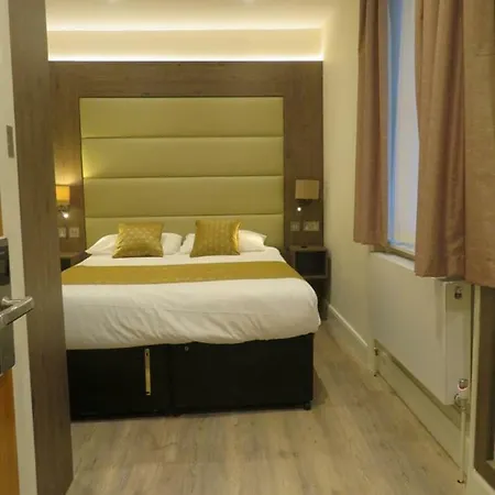 Glendale Hyde Park Hotel 3*