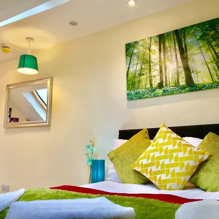 Apartment London Apartments, Private Bathrooms And Parking *