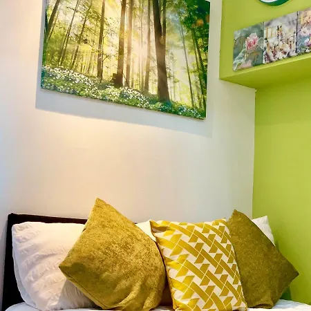 London Apartments, Private Bathrooms And Parking