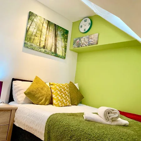 London Apartments, Private Bathrooms And Parking