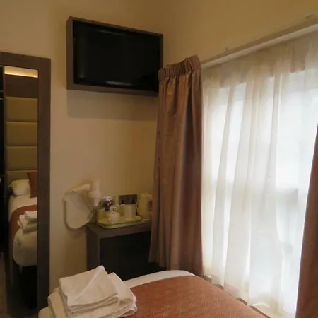 Glendale Hyde Park 3*
