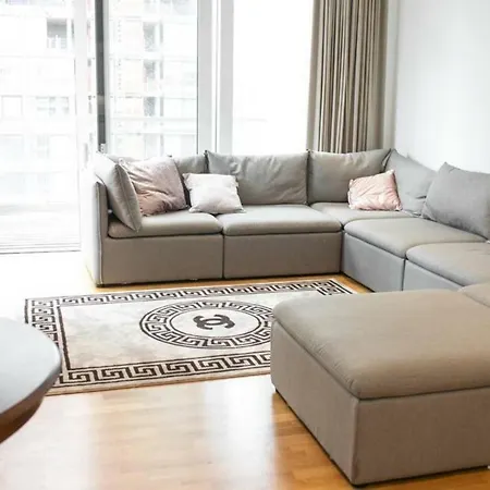 Appartamento Top Floor Luxury And Spacious 2 Bedroom In Stratford Londra