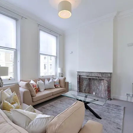 Apartment Somerset Court Kensington London