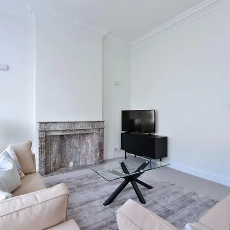Somerset Court Kensington Apartment