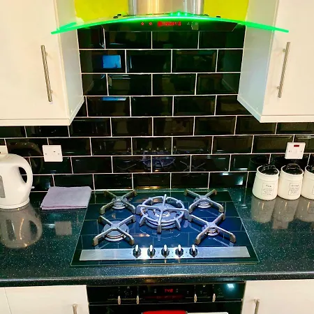 2 Bedroom Apartment, Kitchen, Reception And Private Garden Apartment