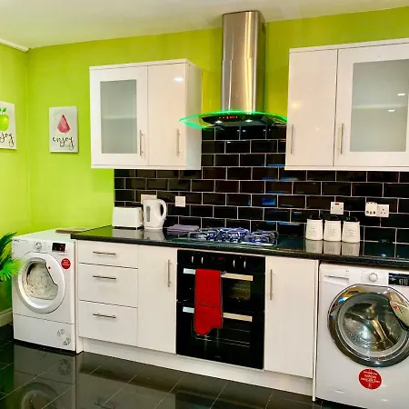 2 Bedroom Apartment, Kitchen, Reception And Private Garden Apartment *