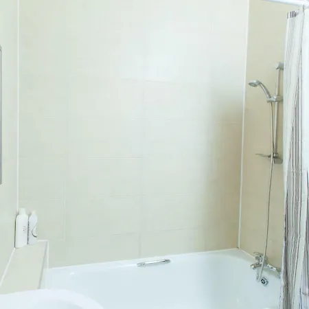 One Bedroom Flat In 50a Apartment Harrow
