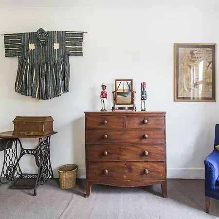 Apartment Guestready - Gorgeous Victorian Wgarden Up To 6 Guests!