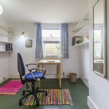 Apartment Guestready - Gorgeous Victorian Wgarden Up To 6 Guests!