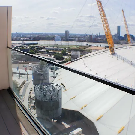 Luxury North Greenwich O2 Arena Apartment London