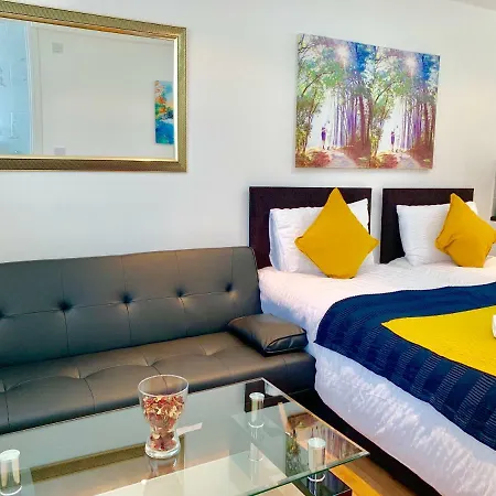 London Apartments, Private Bathrooms And Parking * Ilford