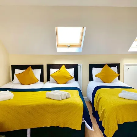 London Apartments, Private Bathrooms And Parking Apartment *