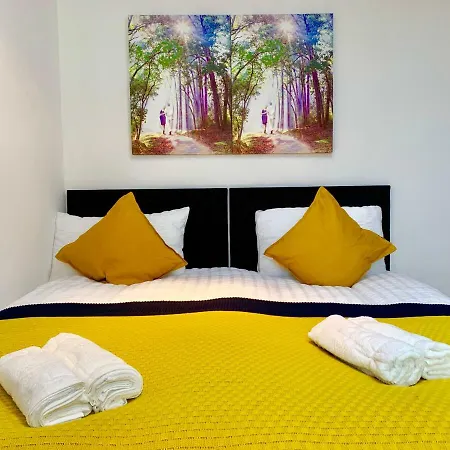 London Apartments, Private Bathrooms And Parking Apartment Ilford