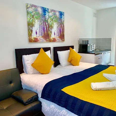 London Apartments, Private Bathrooms And Parking Apartment Ilford