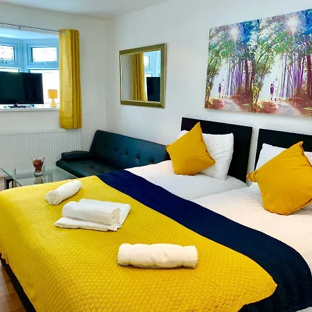 London Apartments, Private Bathrooms And Parking Apartment