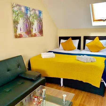 London Apartments, Private Bathrooms And Parking Apartment Ilford