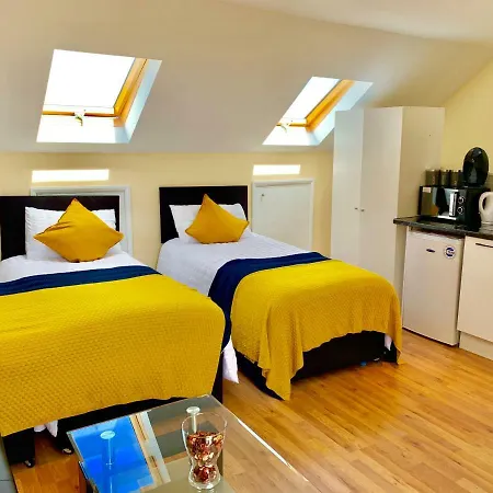 Apartment London Apartments, Private Bathrooms And Parking *