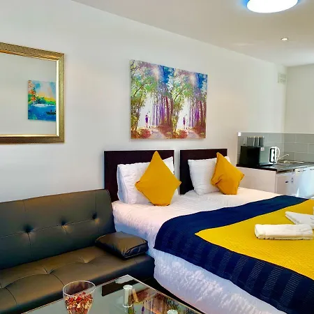 London Apartments, Private Bathrooms And Parking Ilford