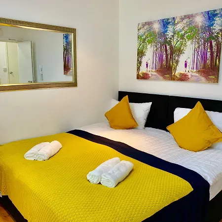 London Apartments, Private Bathrooms And Parking Apartment
