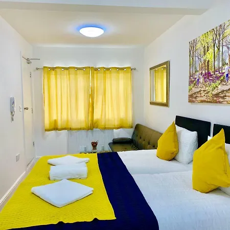London Apartments, Private Bathrooms And Parking Apartment Ilford