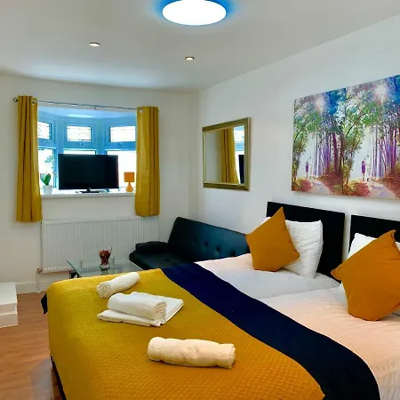 Apartment London Apartments, Private Bathrooms And Parking