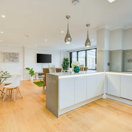 Concord Kew Heathrow London *