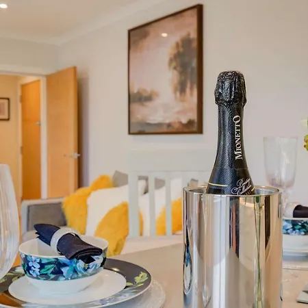Apartment Concord Kew Heathrow London *