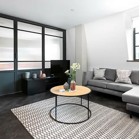 Luxury In Soho - Oxford Street