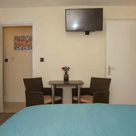 Gooseacre Guest house Harrow