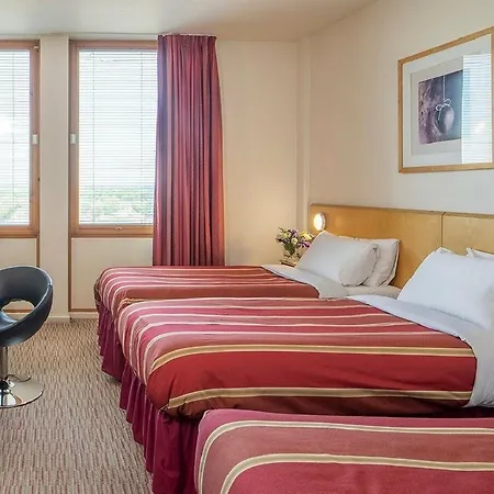 St Giles Heathrow - A St Giles 3* Feltham