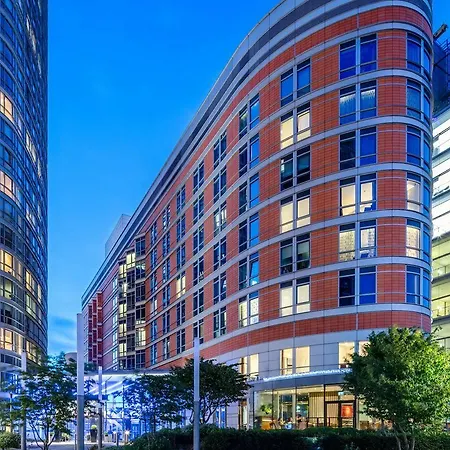 Radisson Blu Hotel, Canary Wharf East 4*