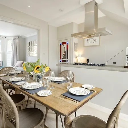 Chic Wandsworth With Patio By Underthedoormat * London