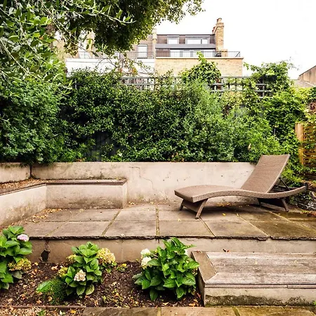 Chic Wandsworth With Patio By Underthedoormat * London