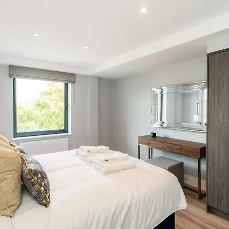 The Carlyle - Stunning Serviced * London