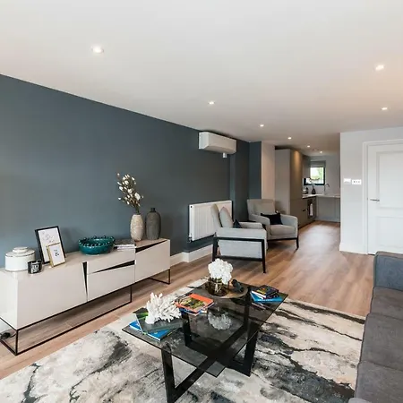 The Carlyle - Stunning Serviced * London