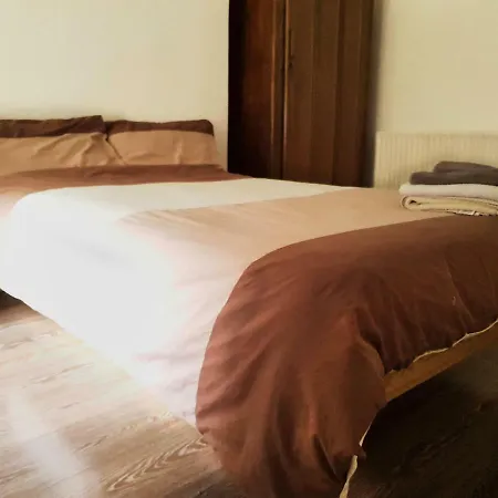 Homestay In Queen's Park London