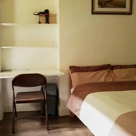 Homestay In Queen's Park London