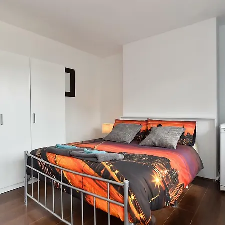 Homestay Tower Bridge - 8 *