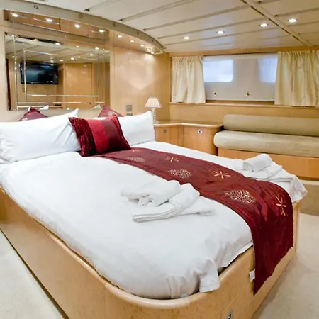Absolute Pleasure Yacht Hotel 4*