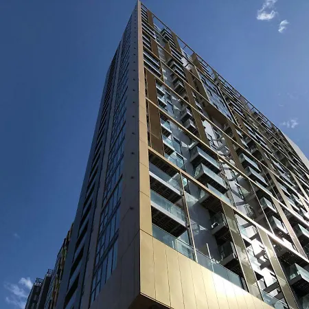 Eye Suites Apartment *