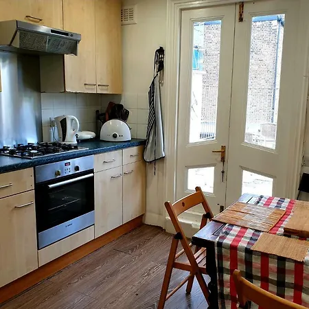 Homestay In Queen's Park