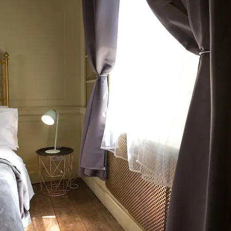 House Of Sebastiao Maria - The Townhouse Guest house *